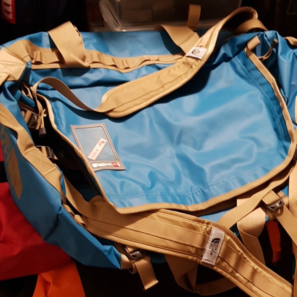 🚫SOLD🚫 The North Face Base Camp Duffel Medium